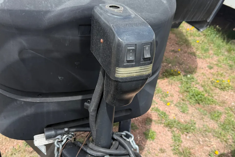 Robert's Cruiser RV Radiance 28QD Travel Trailer