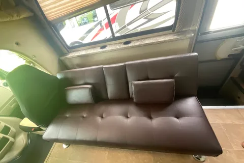 ERIC's Thor Motor Coach Chateau 29g Class C