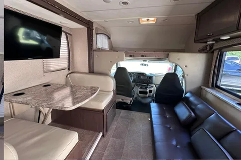 ERIC's Thor Motor Coach Chateau 29g Class C