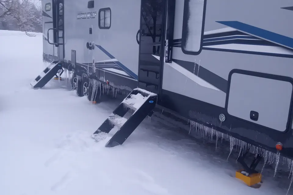 Larry's Forest River Cherokee Alpha Wolf Travel Trailer