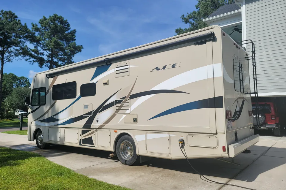 Bryan's Thor Motor Coach ACE  Class A