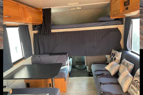 Relax Eh Majestic Class C