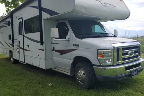 32' Coachmen Motorhome - Family Friendly, newly remodeled & Fully equipped!