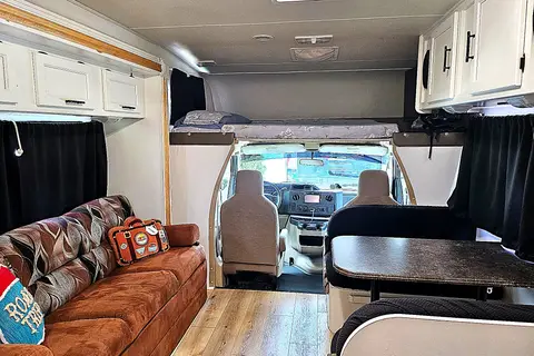 Coachmen Motorhome - Family Friendly, newly remodeled & Fully equipped!