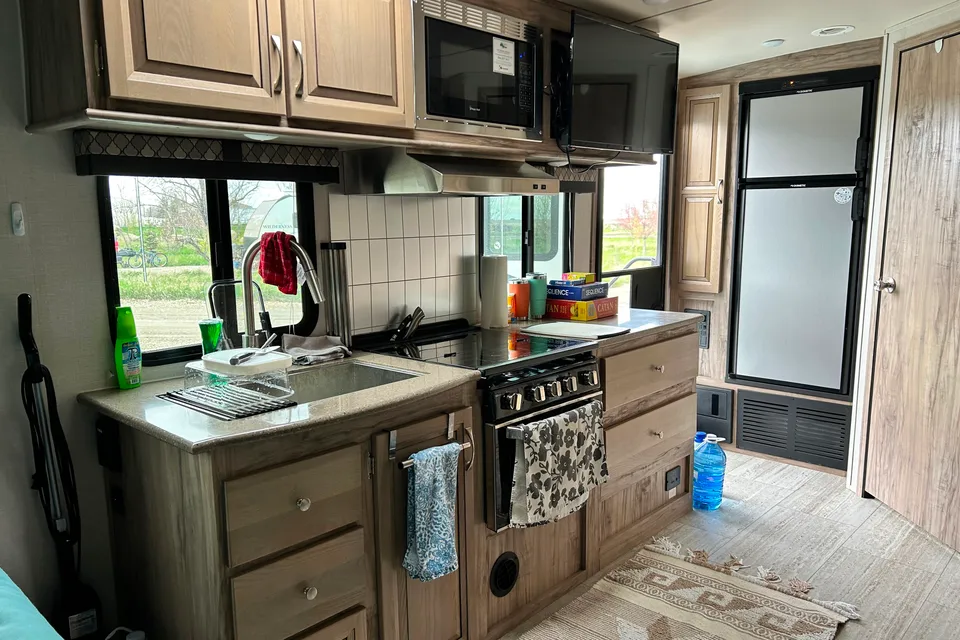 Glamping with Glenda the Trailer! 
