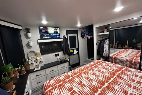 Bungalow Family Destination Trailer