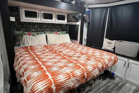 Bungalow Family Destination Trailer