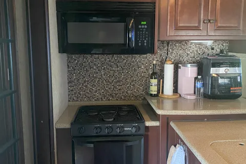 Lindsay's Heartland Cyclone Toy Hauler Fifth Wheel