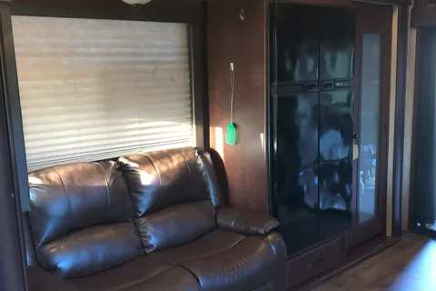 Lindsay's Heartland Cyclone Toy Hauler Fifth Wheel
