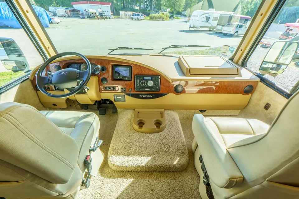 Damien's West Coast Winnebago VISTA 2015 WFE36Y Class A