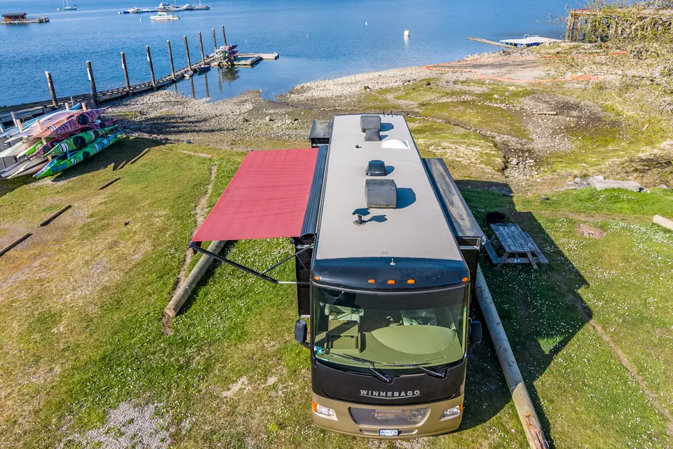 Damien's West Coast Winnebago VISTA 2015 WFE36Y Class A