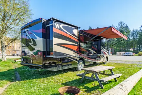 Damien's West Coast Winnebago VISTA 2015 WFE36Y Class A