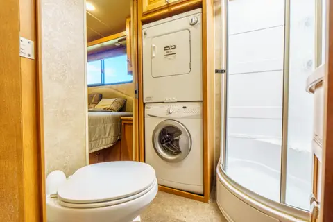 Damien's West Coast Winnebago VISTA 2015 WFE36Y Class A