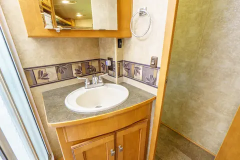 Damien's West Coast Winnebago VISTA 2015 WFE36Y Class A