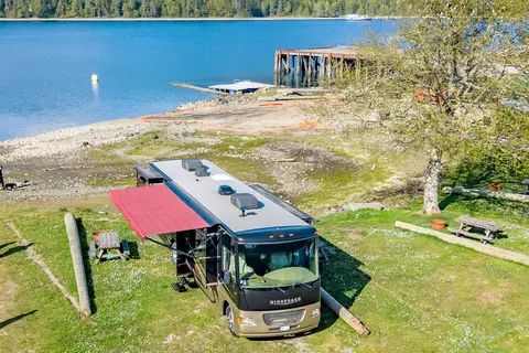 Damien's West Coast Winnebago VISTA 2015 WFE36Y Class A