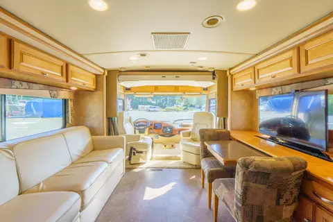 Damien's West Coast Winnebago VISTA 2015 WFE36Y Class A