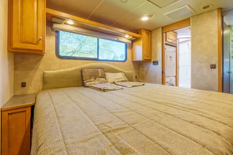 Damien's West Coast Winnebago VISTA 2015 WFE36Y Class A