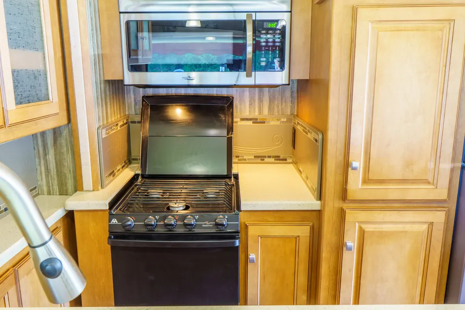 Damien's West Coast Winnebago VISTA 2015 WFE36Y Class A