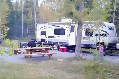 YYC Fully Stocked 26’ RV - bring food, clothes and bedding