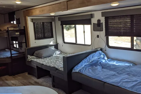 Sandy's Springdale Bunk House