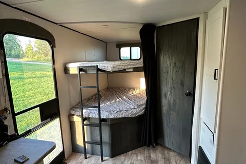 Char's Keystone 250BH Travel Trailer