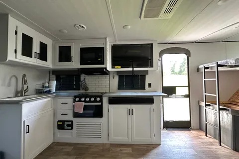 Char's Keystone 250BH Travel Trailer