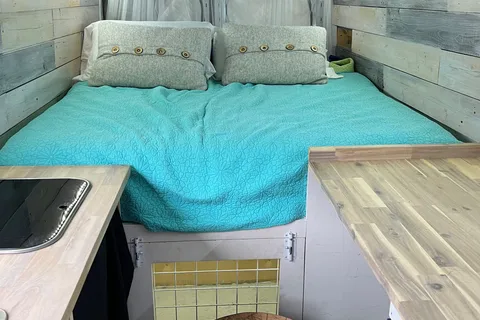 Comfortable van with all the amenities!