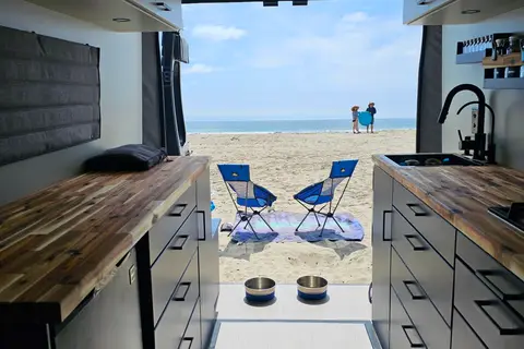 De Van XL - Most Open, Spacious Build out there! 2022 Promaster 3500