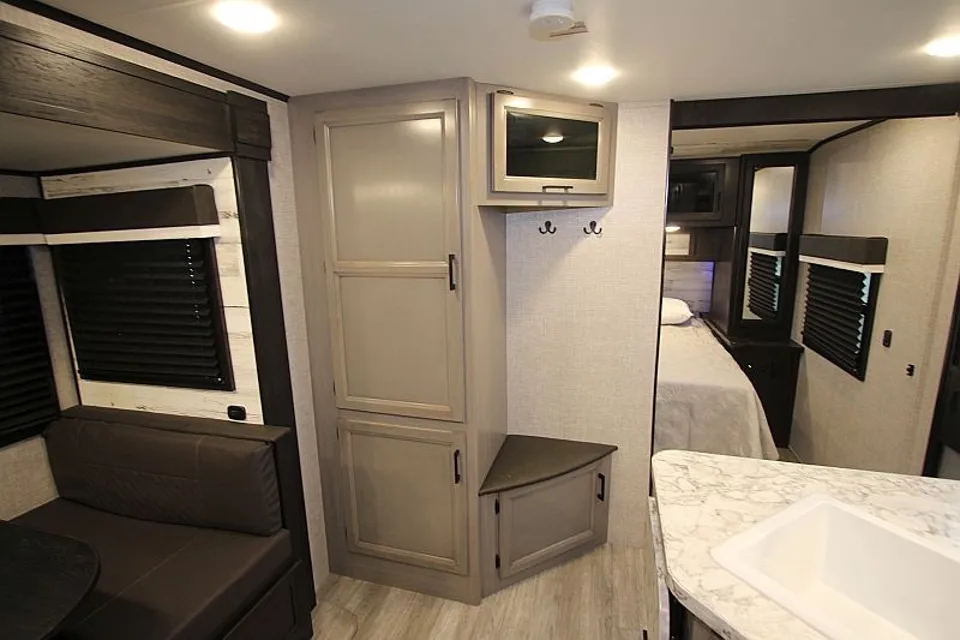 Mark's Jayco Jay Feather 27BHB Travel Trailer