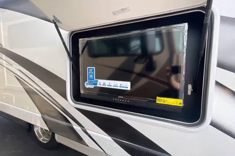 Epic Hurricane Escape Thor Motor Coach 34R Class A