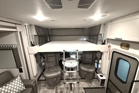 Epic Hurricane Escape Thor Motor Coach 34R Class A