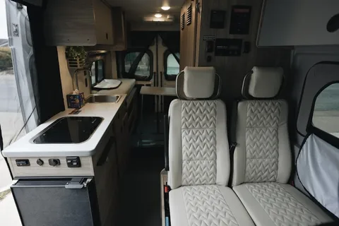 2025 Winnebago Solis NPF (National Park Foundation edition) 59P Adventure Van