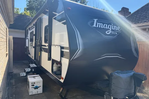 Anthony’s Family Friendly Grand Design Imagine XLS Travel Trailer