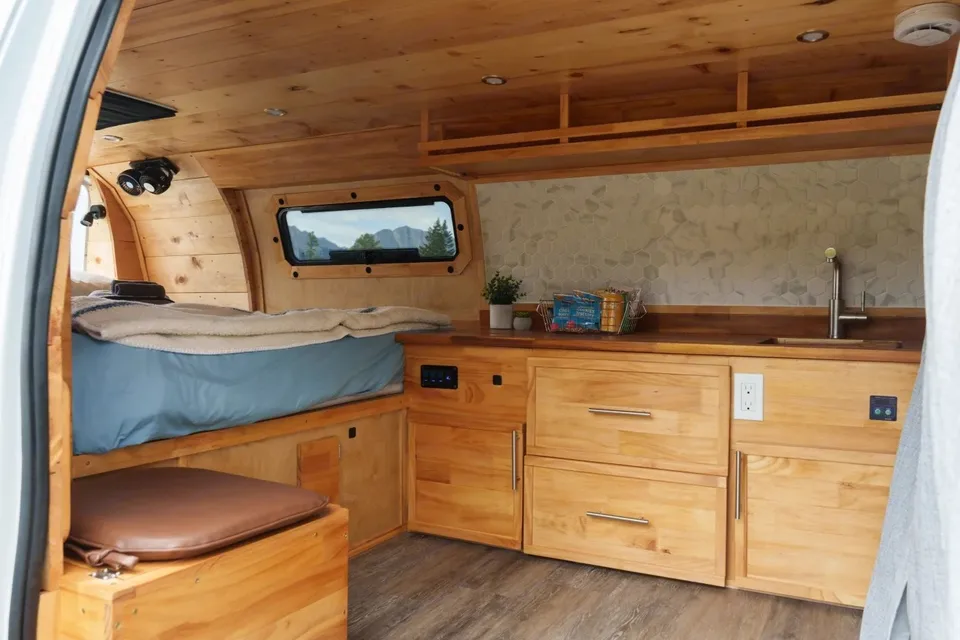 Yoho the Campervan | NO Cleaning Fee | Park Passes Included