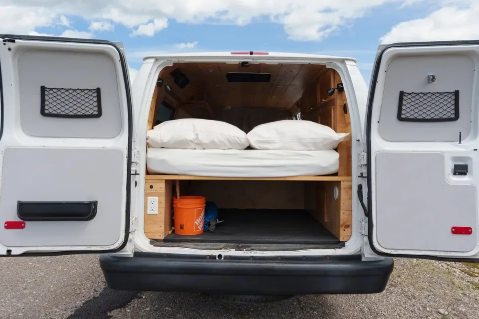 Yoho the Campervan | NO Cleaning Fee | Park Passes Included