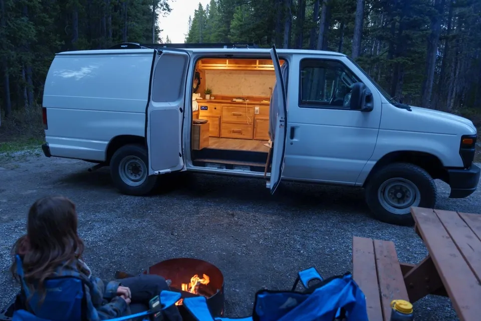 Yoho the Campervan | NO Cleaning Fee | Park Passes Included