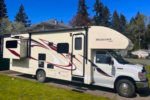 Jessica’s 26’ Jayco class c 2 slide outs