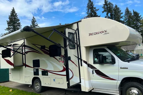 Jessica’s 26’ Jayco class c 2 slide outs