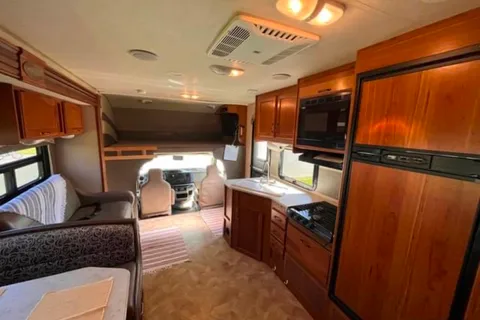 Jessica’s 26’ Jayco class c 2 slide outs