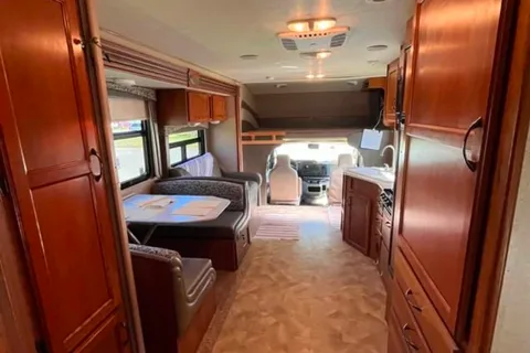 Jessica’s 26’ Jayco class c 2 slide outs