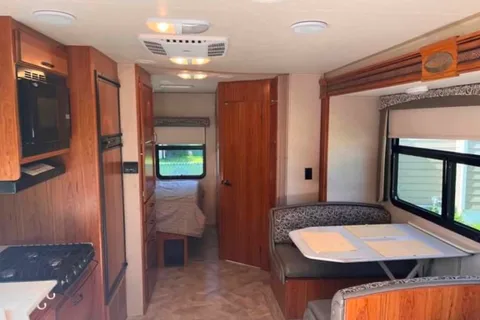 Jessica’s 26’ Jayco class c 2 slide outs