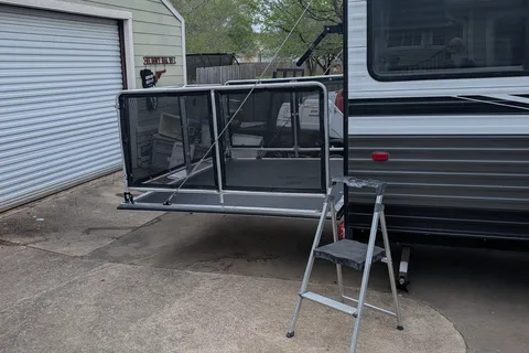 Gumby`s Forest River Ozark 2700TH Toy Hauler