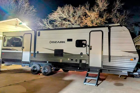 Gumby`s Forest River Ozark 2700TH Toy Hauler