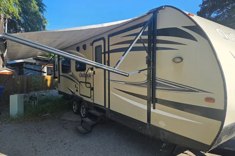 2017 Keystone Outback Ultra-Lite Toy Hauler