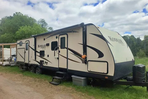 Dutchmen Kodiak Ultra-Lite Travel Trailer with Bunkhouse