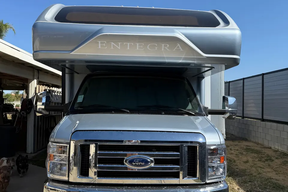 Crystal's Entegra Coach Esteem 31F Class C