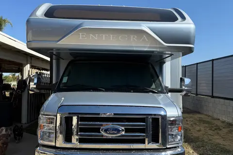 Crystal's Entegra Coach Esteem 31F Class C