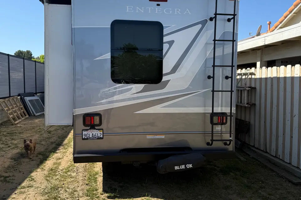Crystal's Entegra Coach Esteem 31F Class C