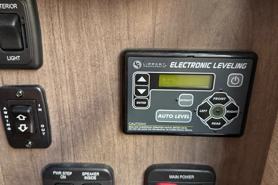 Crystal's Entegra Coach Esteem 31F Class C