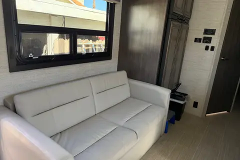 Crystal's Entegra Coach Esteem 31F Class C